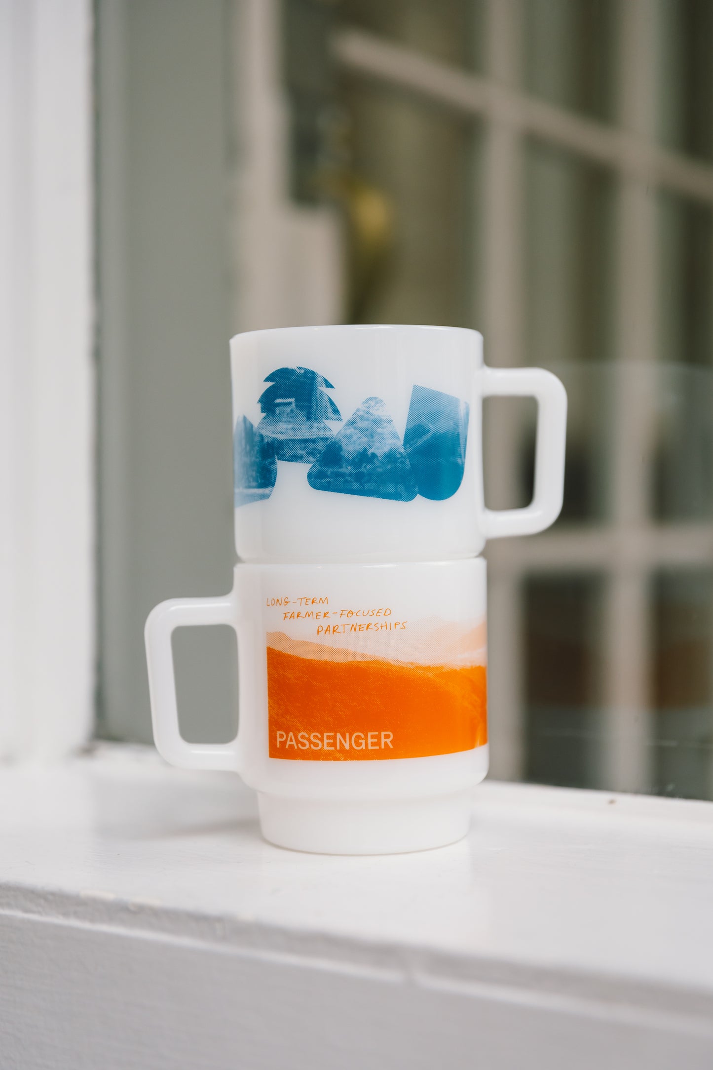 Halftones Milk-glass Mug Set