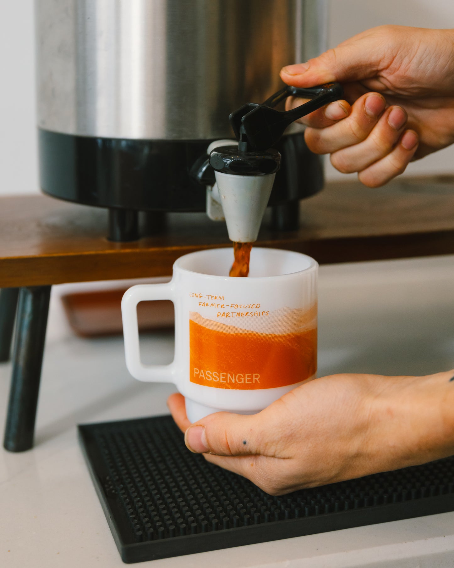 Halftones Orange Milk-glass Mug
